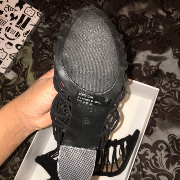 SOLD! High heels - Picture 3 of 3