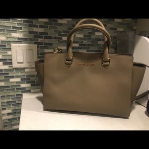 Michael Kors Large Selma Bag