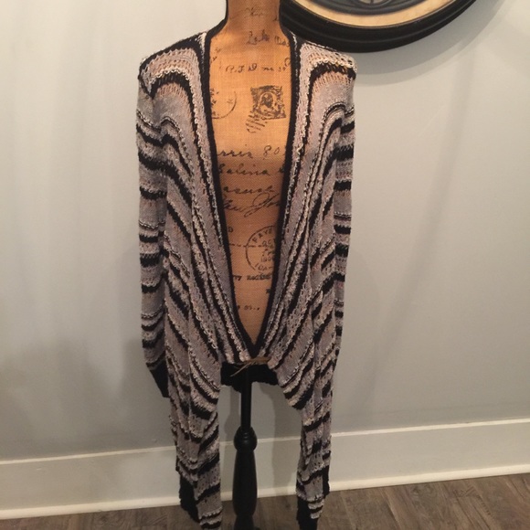 American Eagle Cardigan - Picture 2 of 5