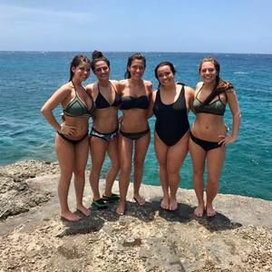 Meet your Posher, Abby