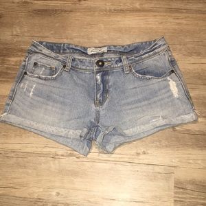 Light wash aero jean shorts. Size 7/8