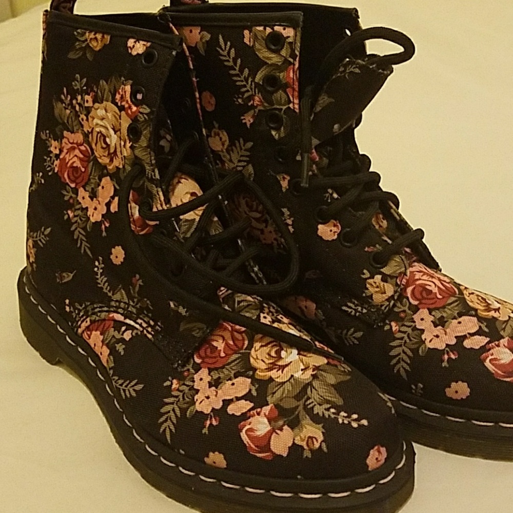 Doc floral boots