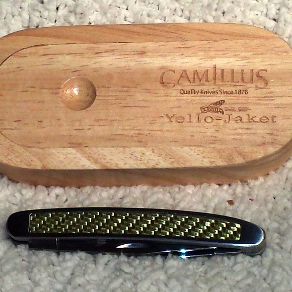 LAST ONE:  Camillus Yello Jaket - Picture 2 of 8