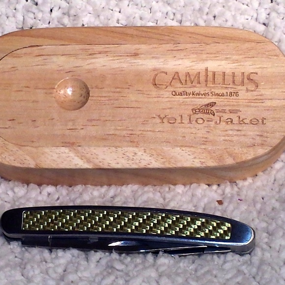 LAST ONE:  Camillus Yello Jaket - Picture 5 of 8