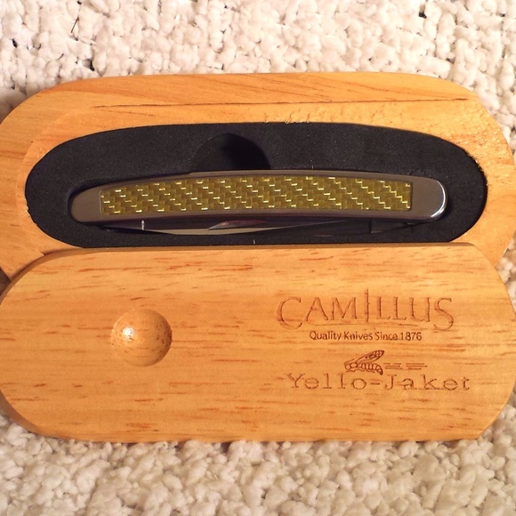 LAST ONE:  Camillus Yello Jaket - Picture 8 of 8