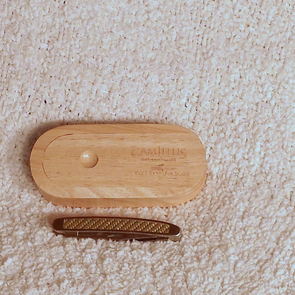 LAST ONE:  Camillus Yello Jaket - Picture 4 of 8