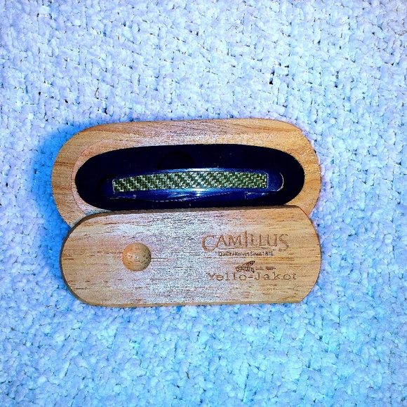 LAST ONE:  Camillus Yello Jaket - Picture 7 of 8