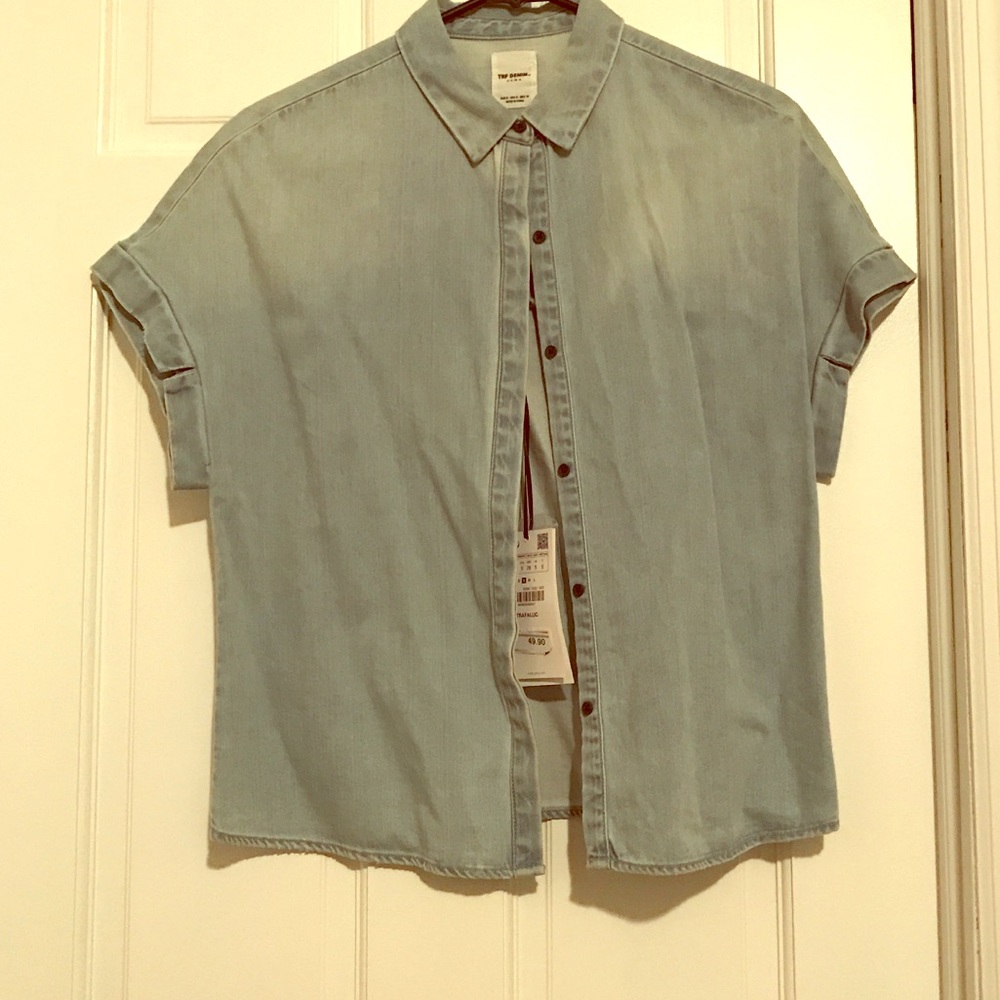 ⭐️Zara S/S denim button up cropped shirt NWT⭐️