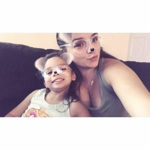 Meet your Posher, Dina