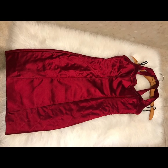 Beautiful red Bebe dress - Picture 4 of 7