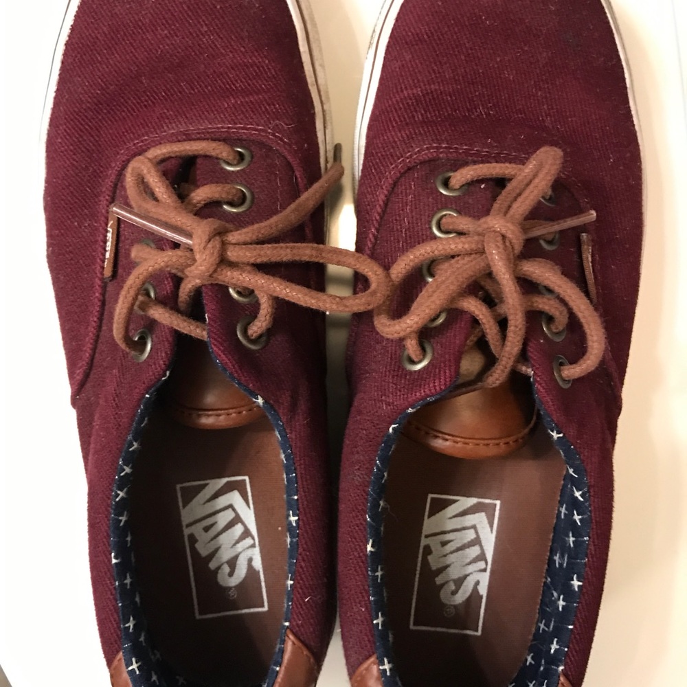 MAROON VANS