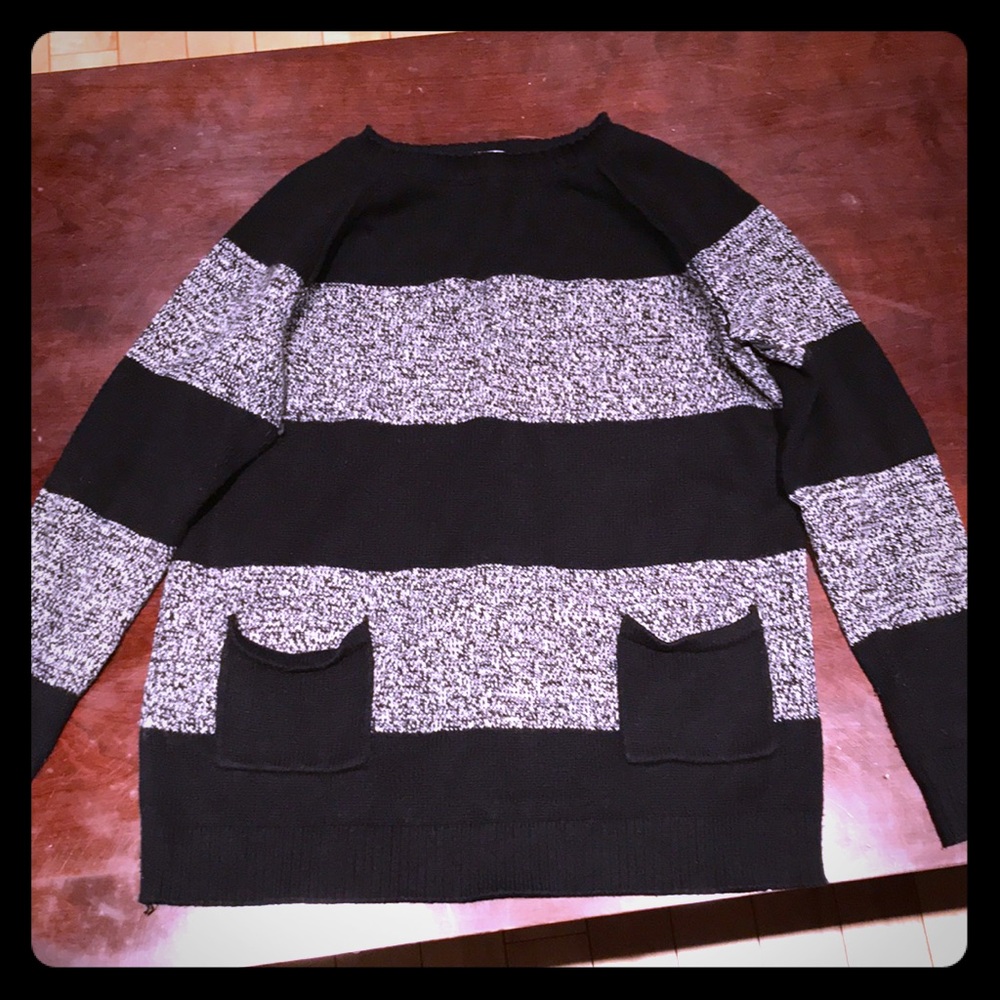 Women’s Gap sweater