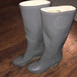 Grey hunter boots
