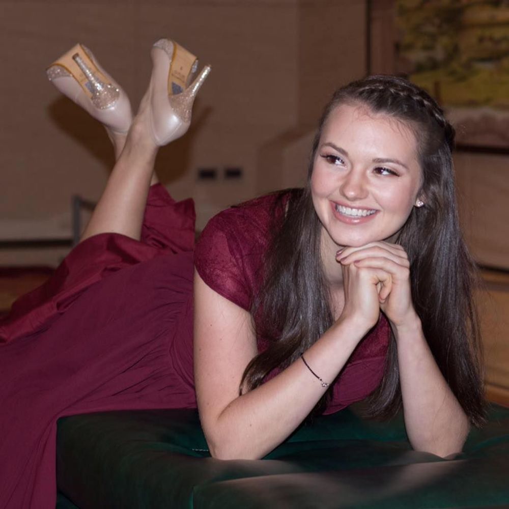 Meet your Posher, Becca