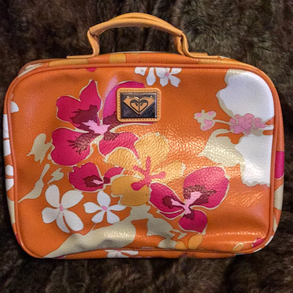 Roxy toiletry/cosmetics travel bag