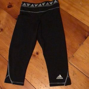 Adidas women’s Capri workout tights. Small