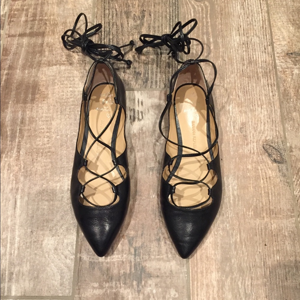 Banana Republic- leather lace up flats - sz 7.5