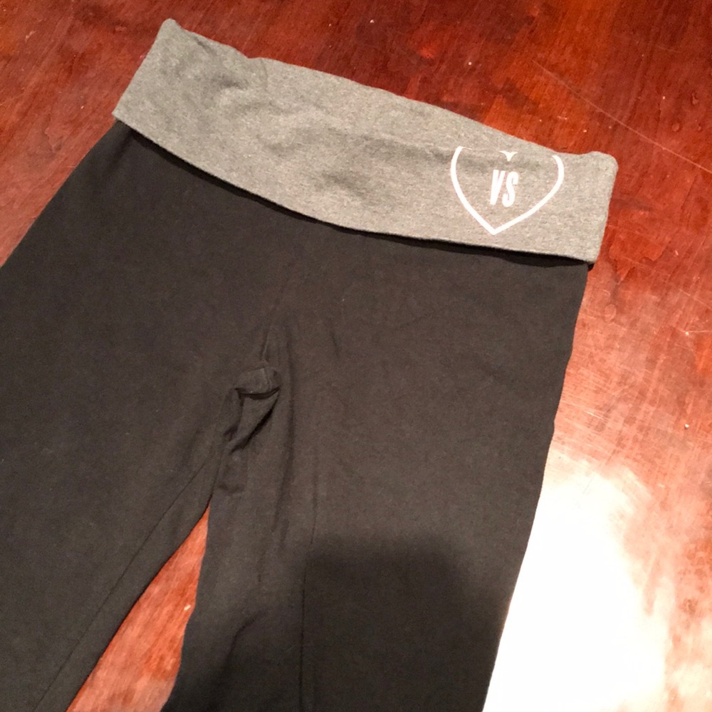 Women’s Victoria Secret yoga pants.