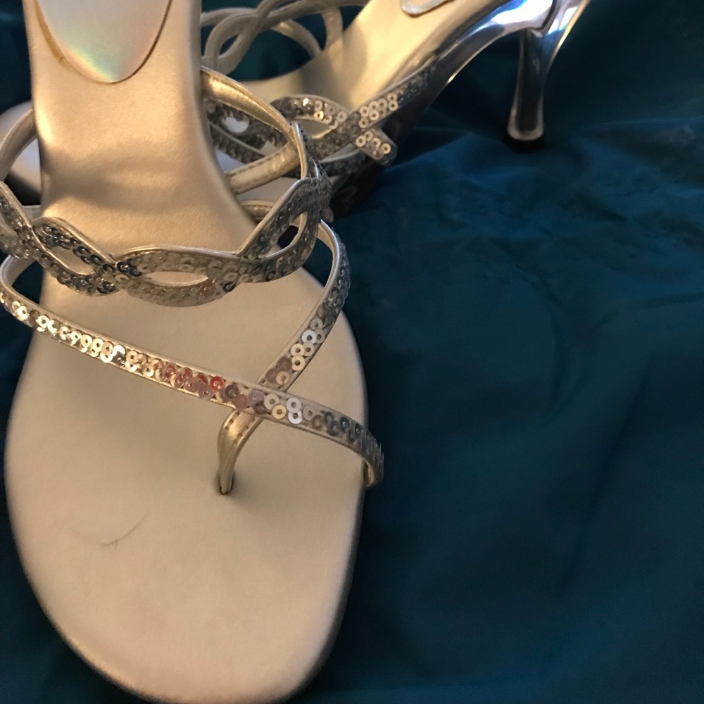 7.5M Silver Sparkly Heels