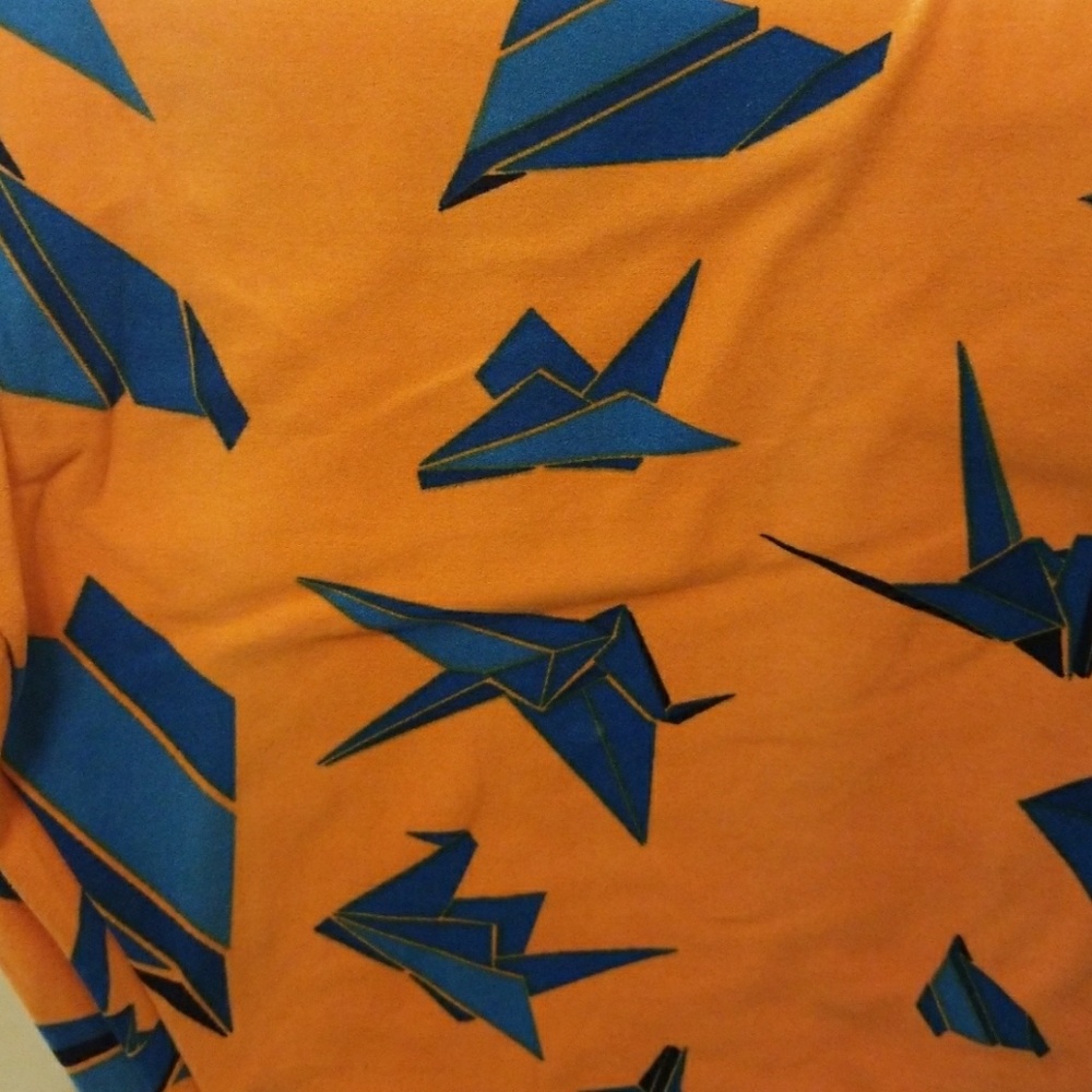 Lularoe Tall & Curvy Paper Plane Leggings