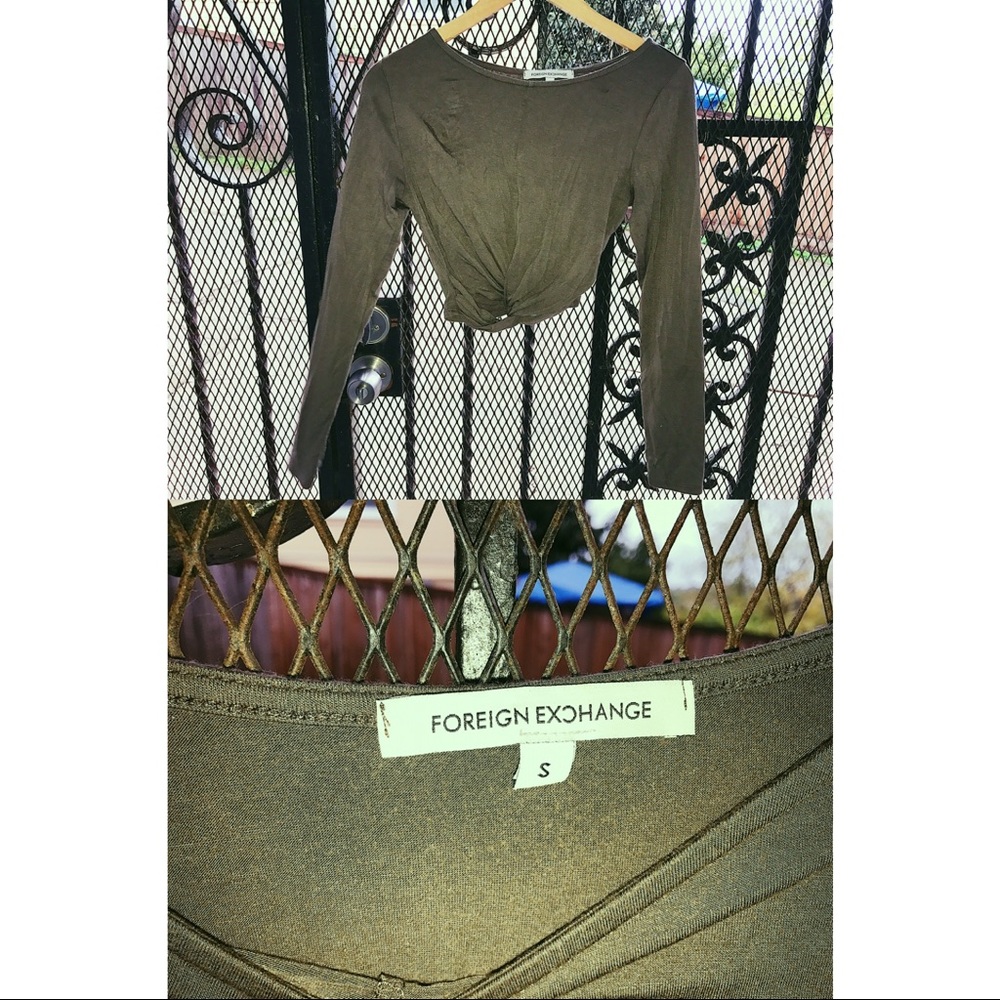 Olive green long sleeve crop top ✨✨