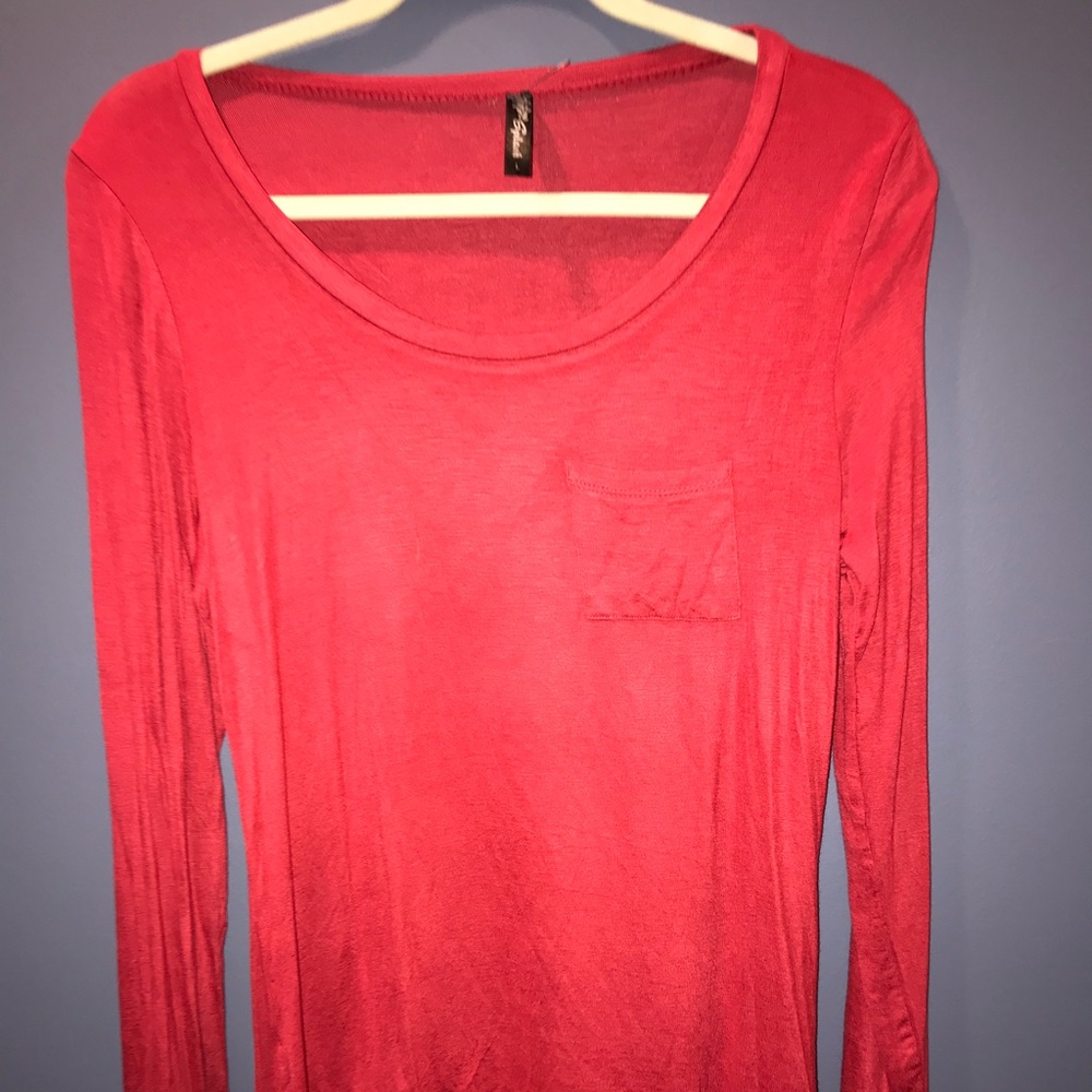 Long sleeve scoop neck