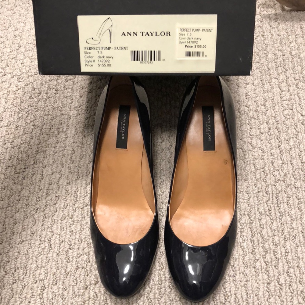 Ann Taylor perfect pump patent in dark navy 7.5