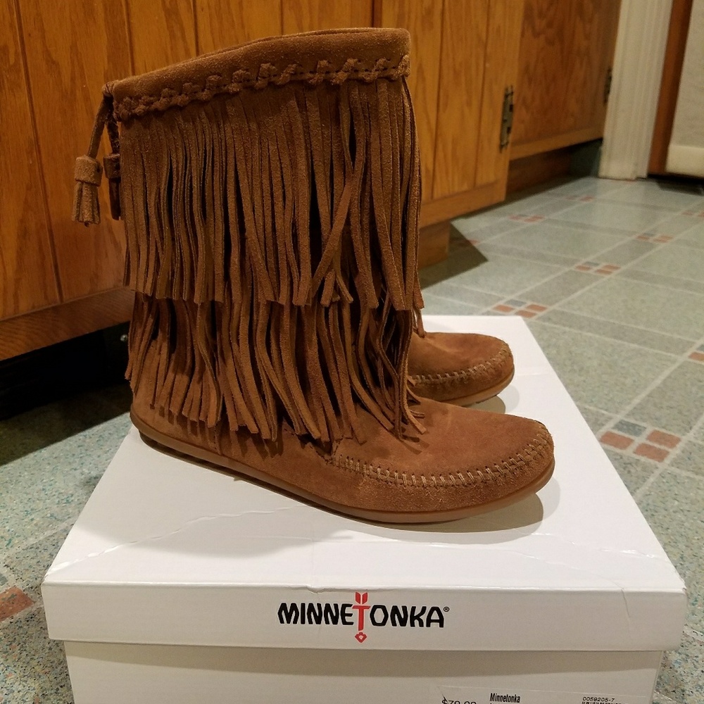 Minnetonka dusty brown fringe boots