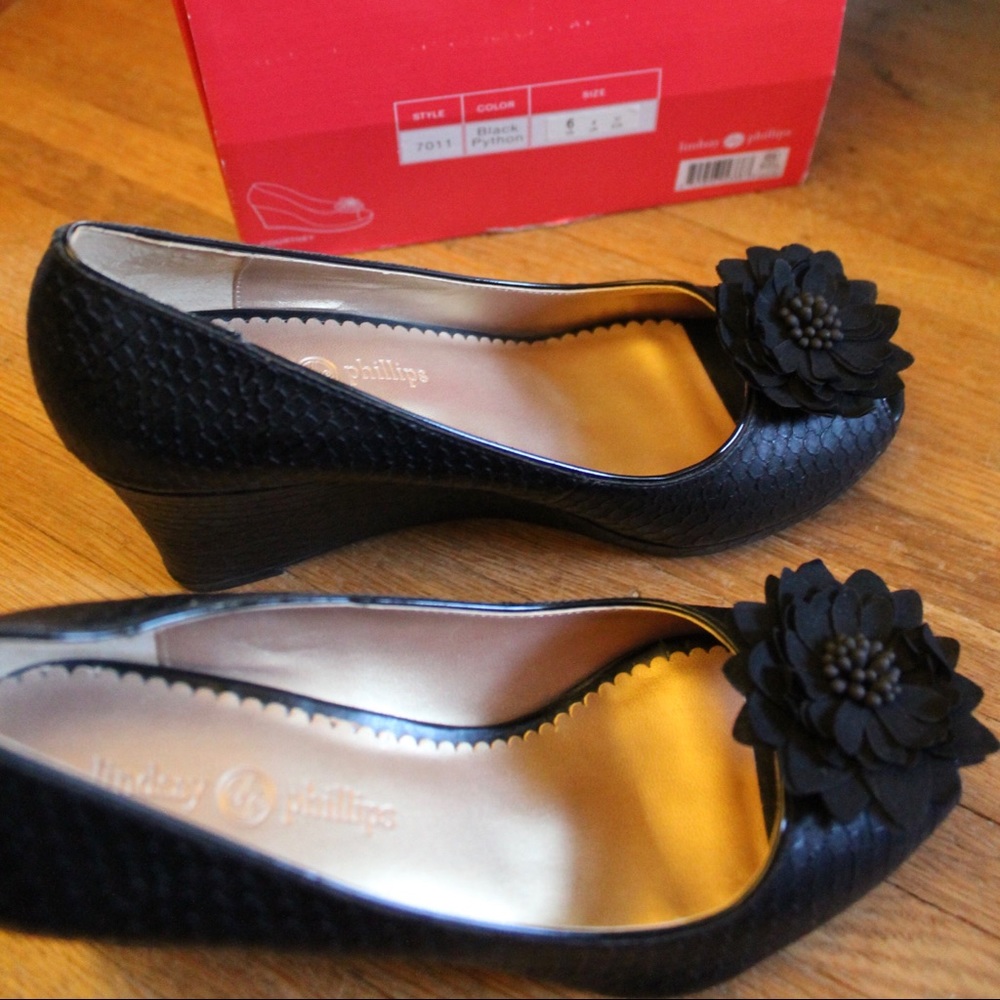 Lindsay Phillips Courtney Black Python Shoes Sz 6
