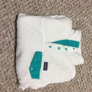 Kids White and Teal Patagonia Fleece Size M (10)