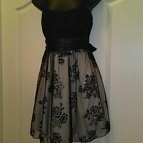 Trixxi Dresses & Skirts - After 5 / Formal wear