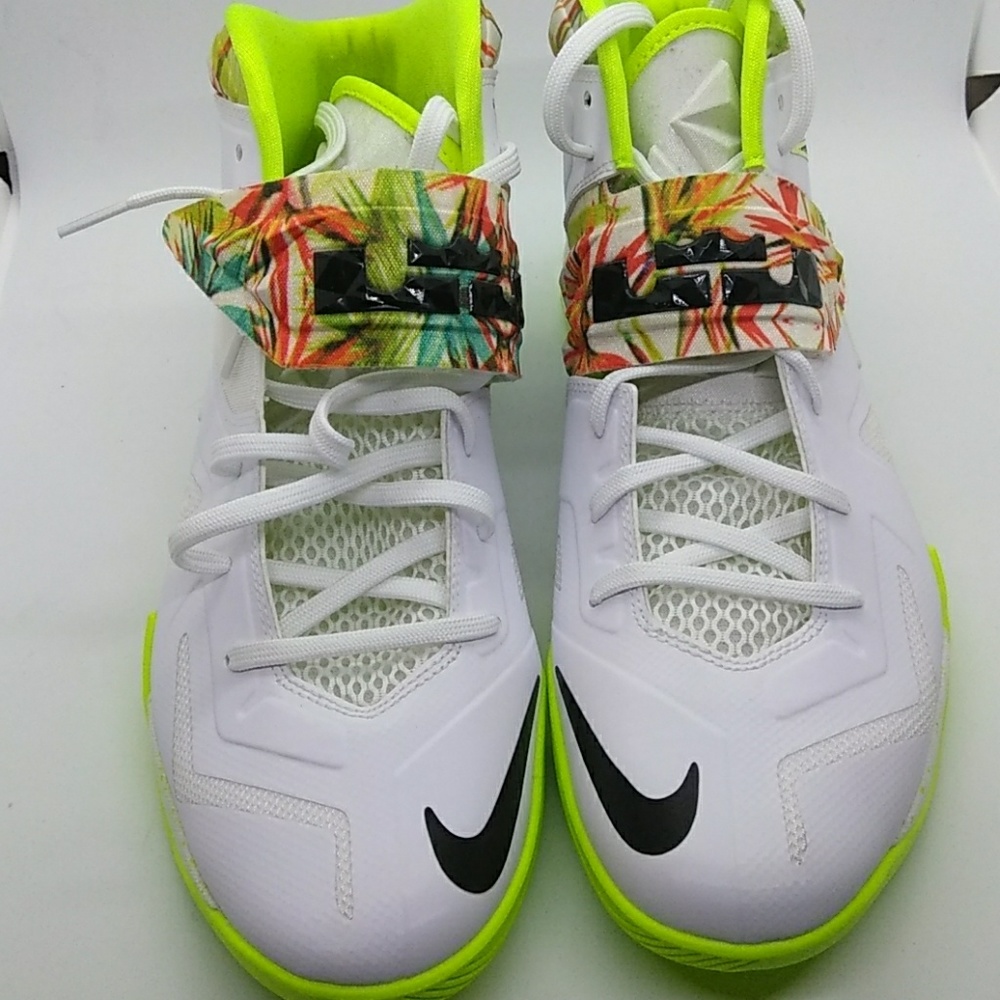 Nike Zoom Soldier 7 "King's Pride"