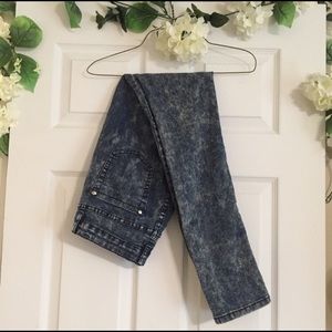 🎉Sale🎉 Forever 21 Acid Wash Skinny Jeans