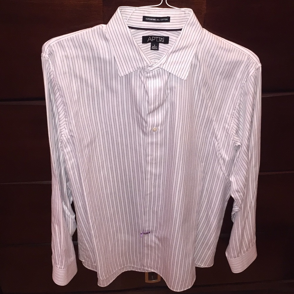 APT. 9 men’s button down shirt. Size Large