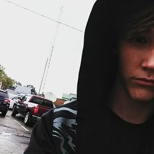 Meet your Posher, Dennis