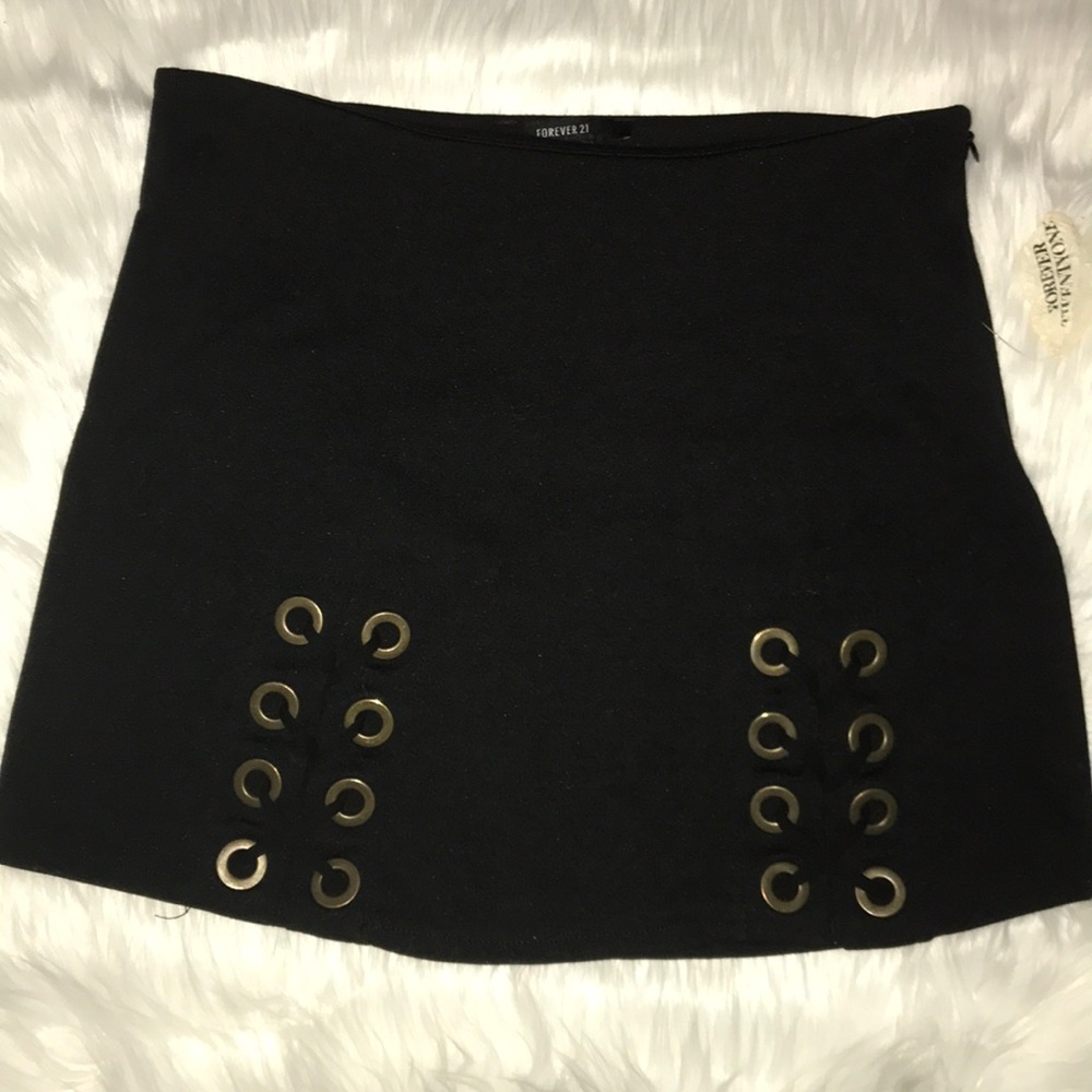 Black crisscross leg slit skirt