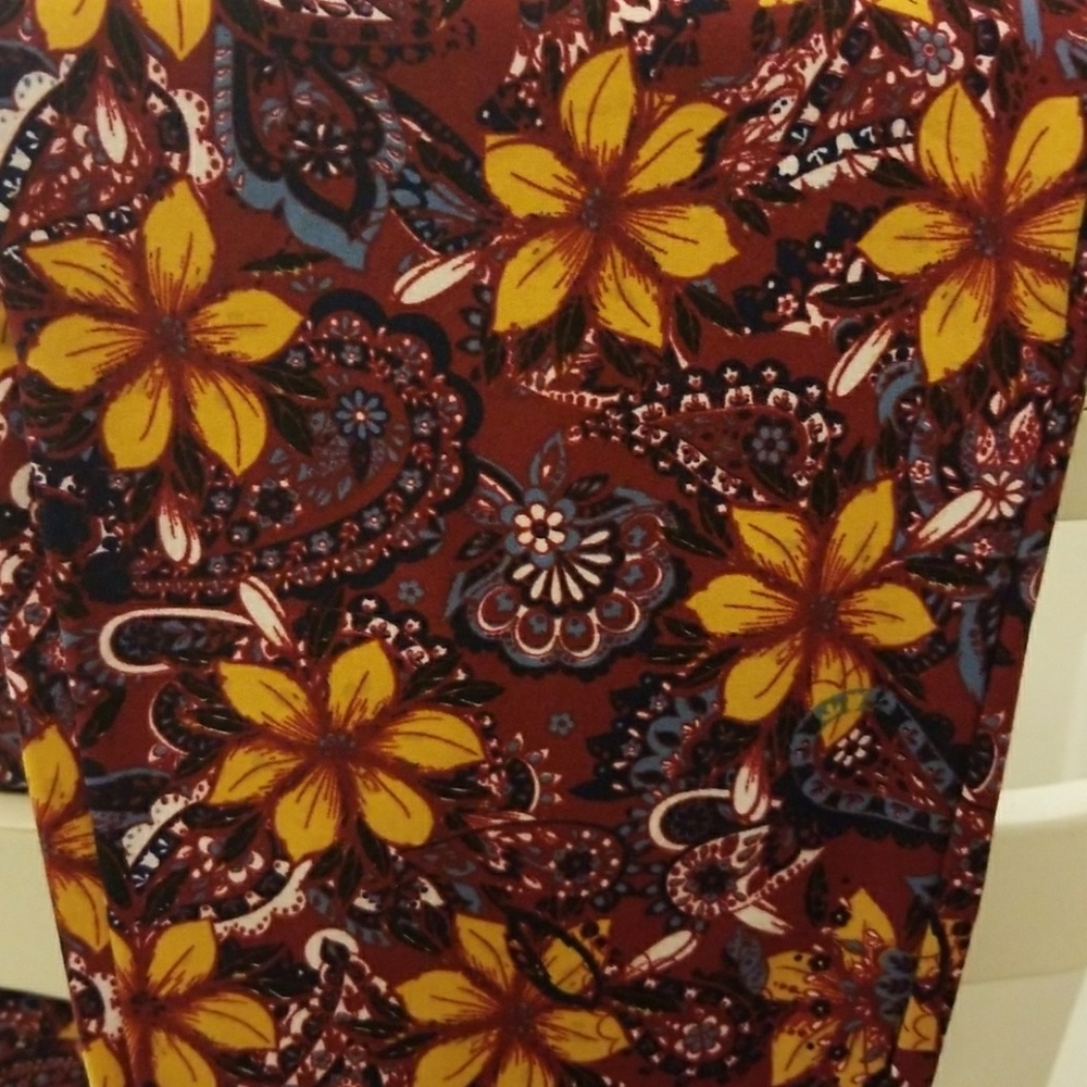 Lularoe Tall & Curvy Leggings BNWOT