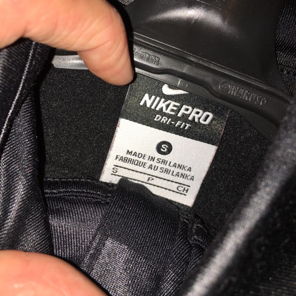 SOLD!!! Nike Dri-fit sweater, half zip - Picture 3 of 3