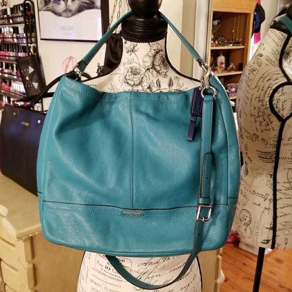 Coach Handbags - 🌹Beautiful Teal Coach Bag🌹