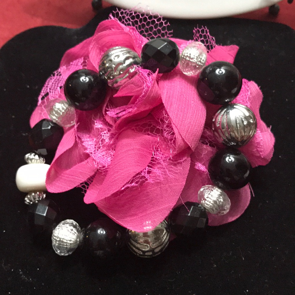 Chunky Beaded Bracelet 5$