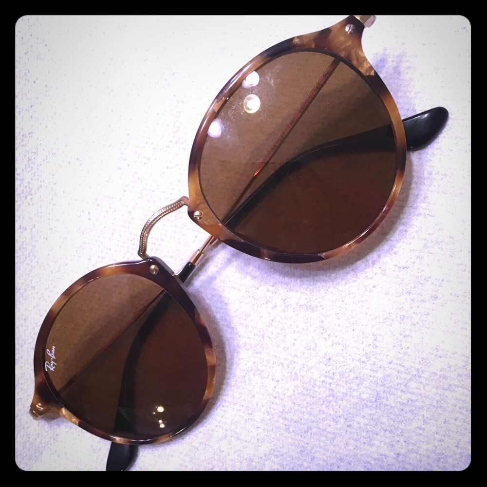 Ray-Ban  Spotted Black Havana Frame / Green Lens