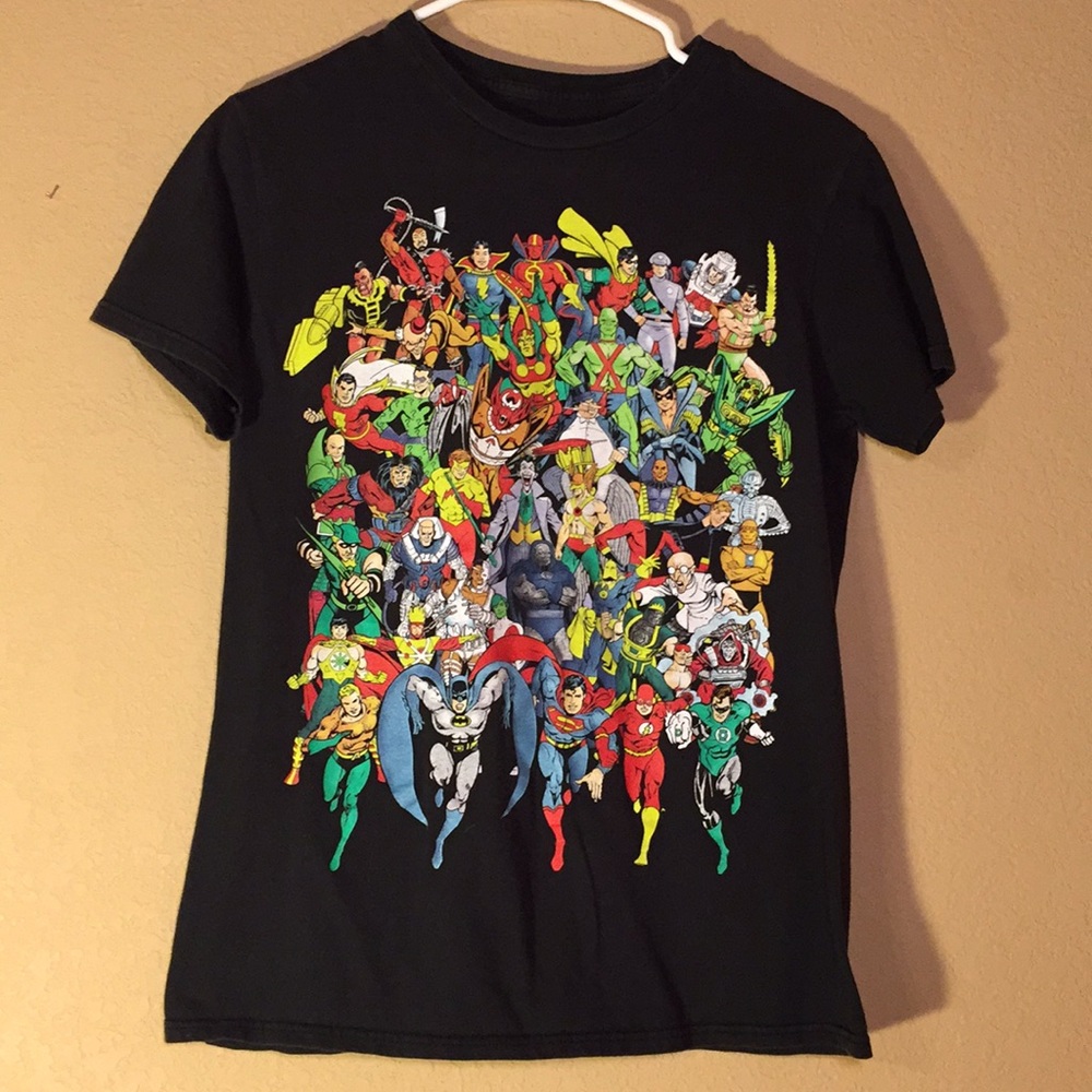 DC comics originals graphic t-shirt size medium