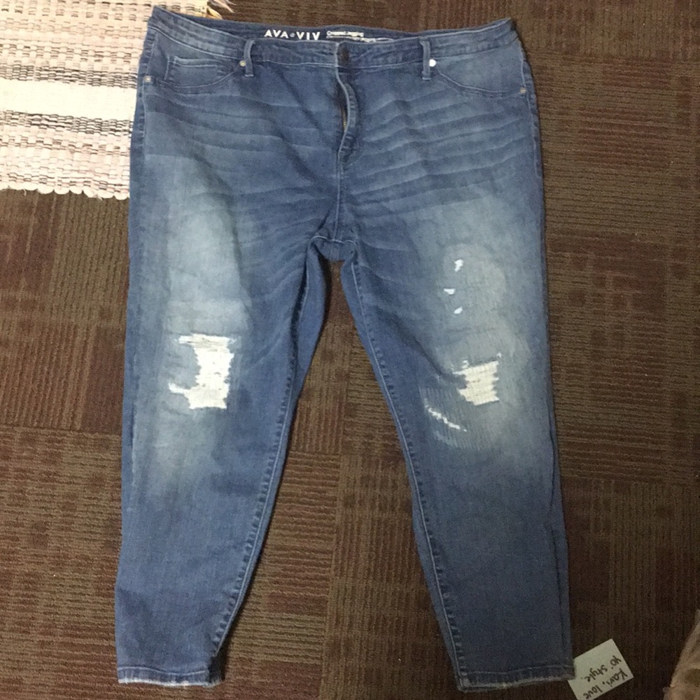 Ava and Viv cropped begging