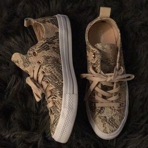 Low top converse all stars