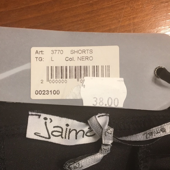 Gorgeous unique black shorts with fridge detail! - Picture 5 of 5