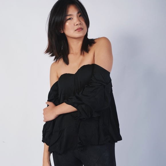 Black Sweetheart Off shoulder top - Picture 2 of 8