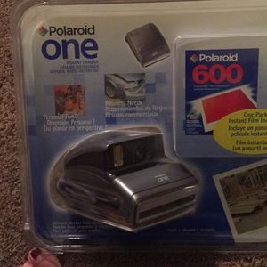 Polaroid 600 camera