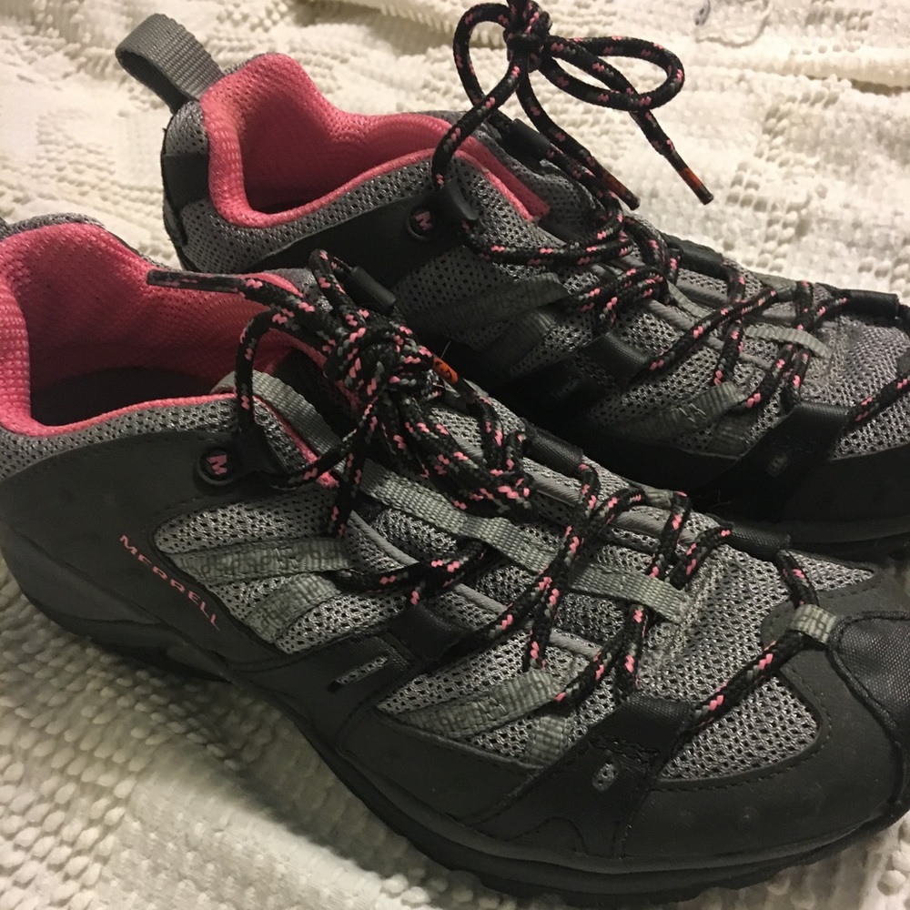Brand new Merrell sneakers