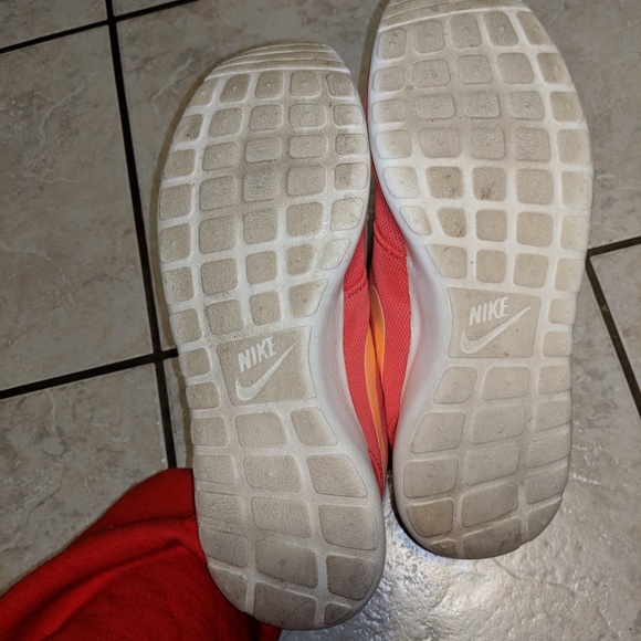 Worn Roshe runs - Picture 2 of 4