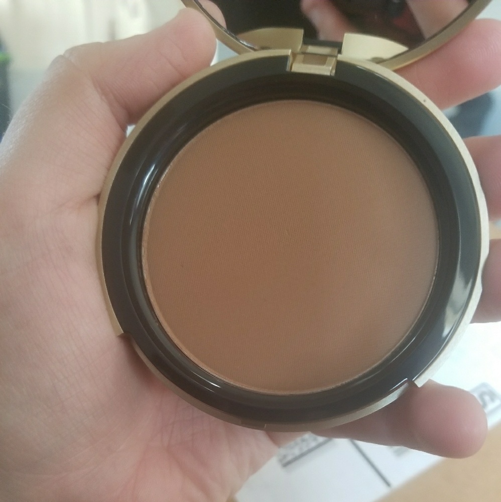 Too faced bronzer